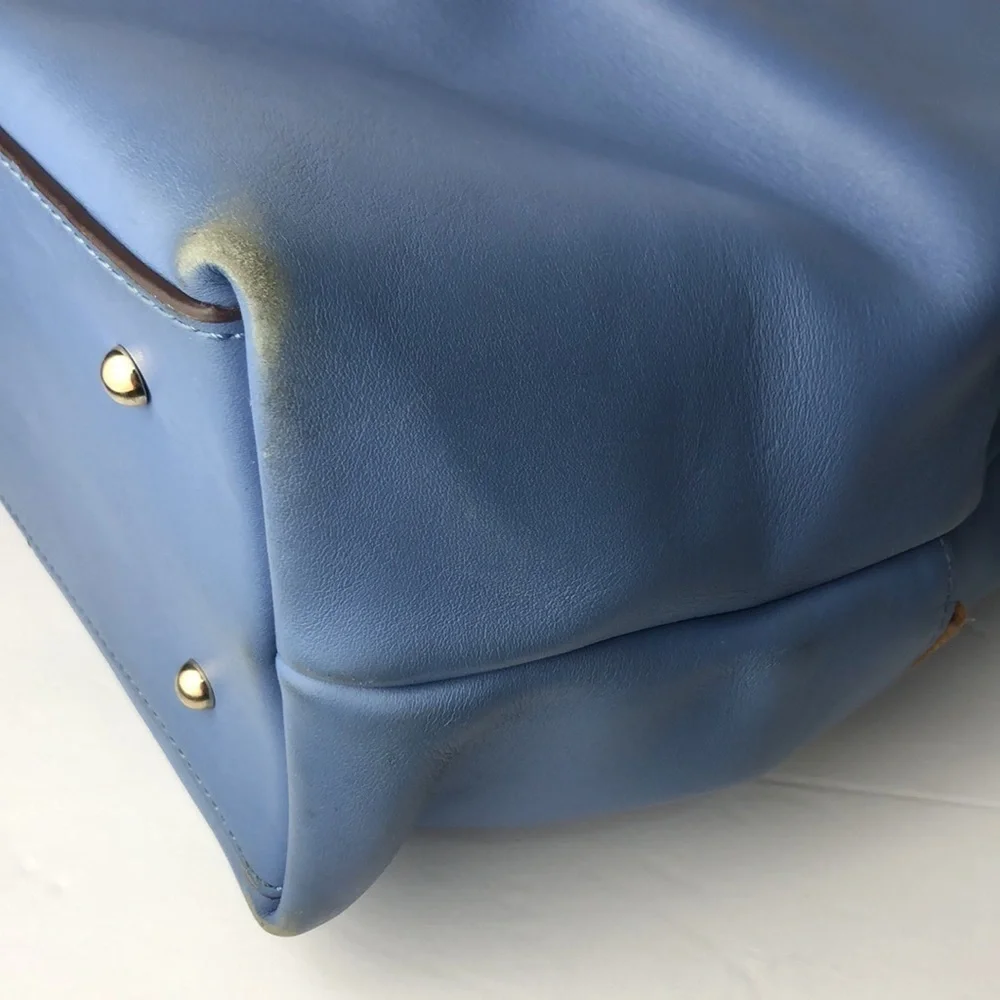 Dooney & Bourke this gorgeous